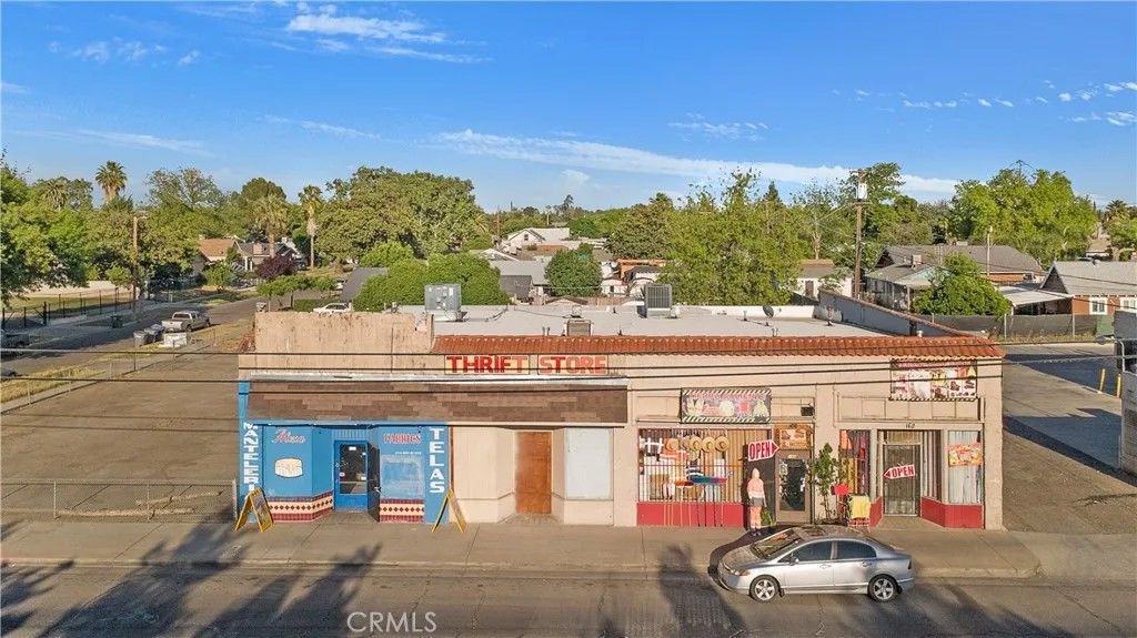 Photo of 170 N Maple Ave, Fresno, CA 93702 (MLS # MC26093075)