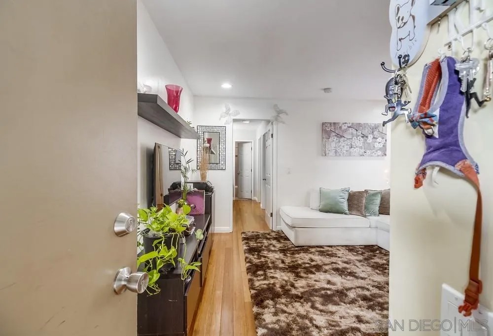 8015 CAMINITO DE PIZZA #B