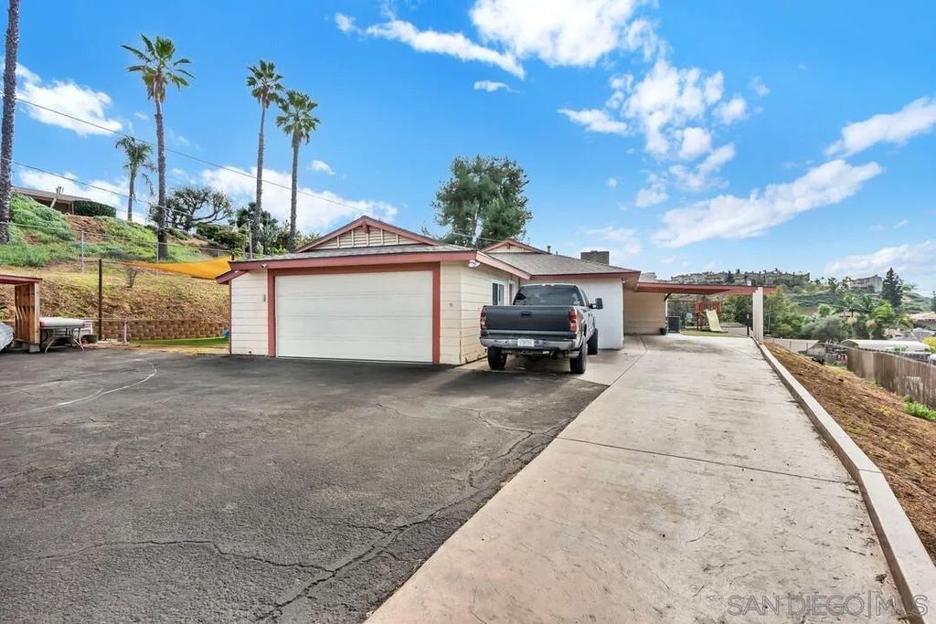 Photo of 1255 Bermuda Pl, El Cajon, CA 92021 (MLS # 260003625)