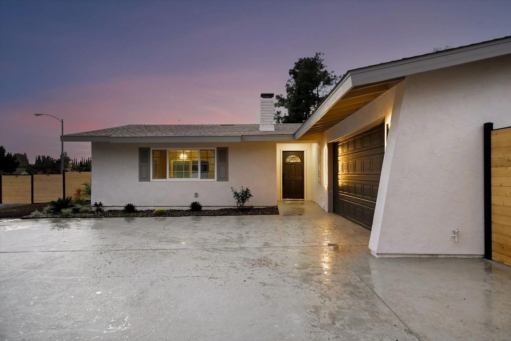 Photo of 10784 Flambeau Pl, La Mesa, CA 91941 (MLS # 260001935)