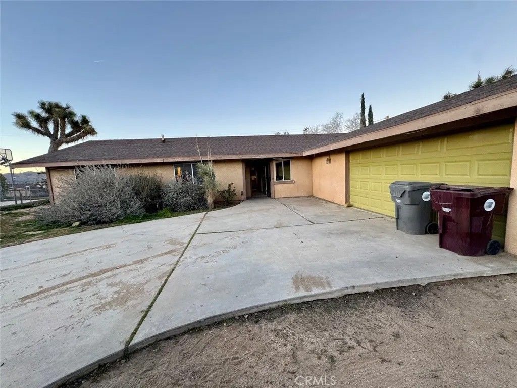 Photo of 56634 Mountain View Trail, Yucca Valley, CA 92284 (MLS # PW26028292)