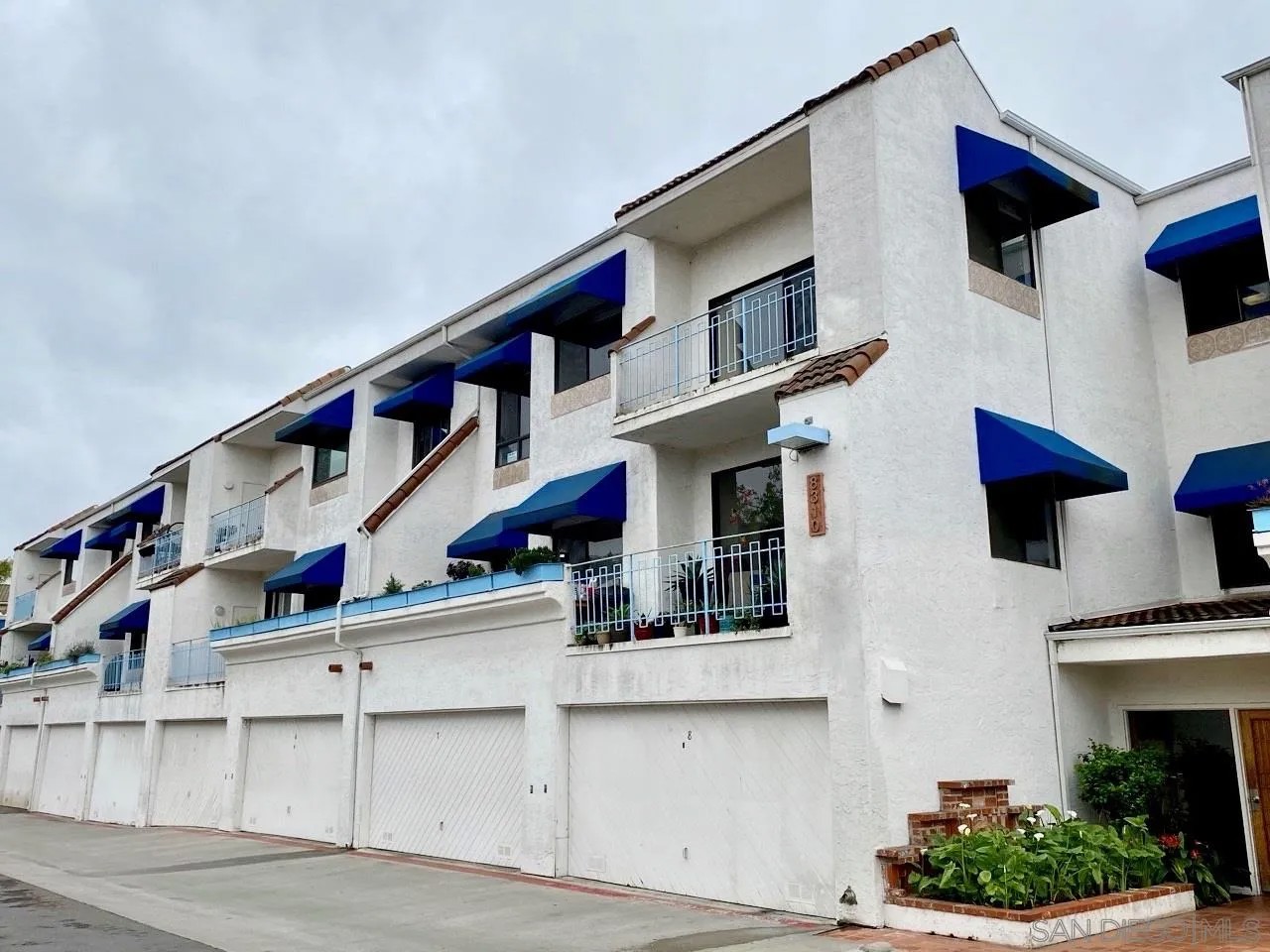 8310 Regents Rd 3-H