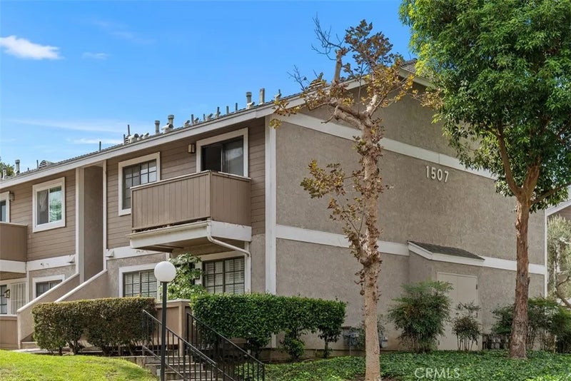 1507 S Raitt
