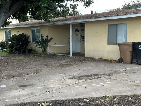 12692 Citruswood Avenue Garden Grove CA 92840