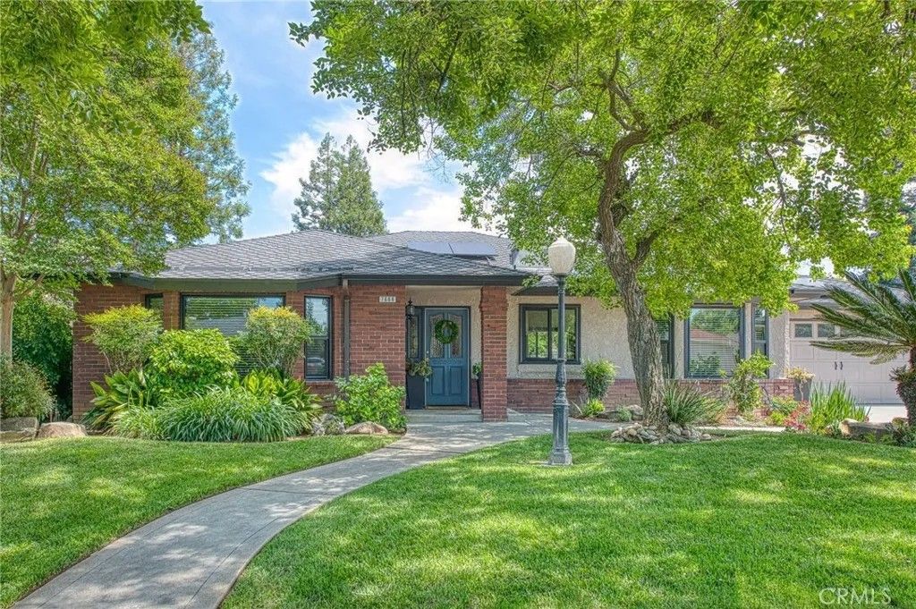 Photo of 7668 N Hayston Ave, Fresno, CA 93720 (MLS # FR26089942)