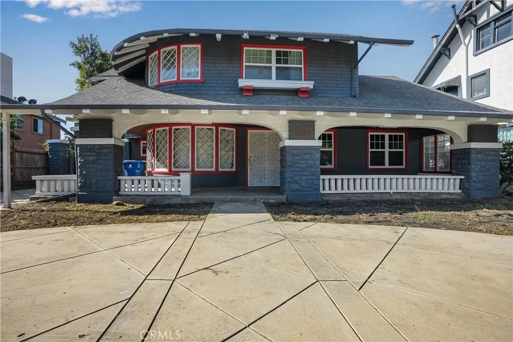 1527 S Wilton