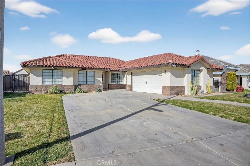 Photo of 43631 37th St, Lancaster, CA 93536 (MLS # SR26010638)