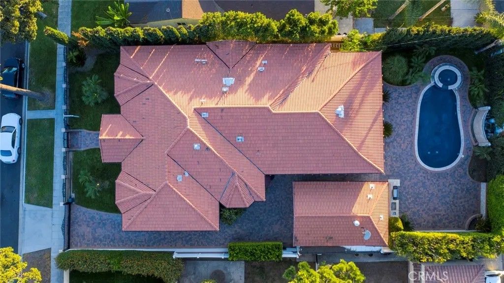 Photo of 831 E Orange Grove Avenue, Burbank, CA 91501 (MLS # GD25237467)