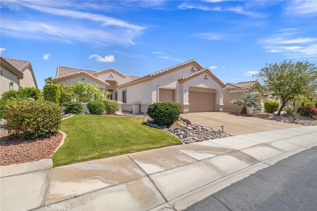 Photo of 78688 Sunrise Canyon Avenue, Palm Desert, CA 92211 (MLS # SR26066634)