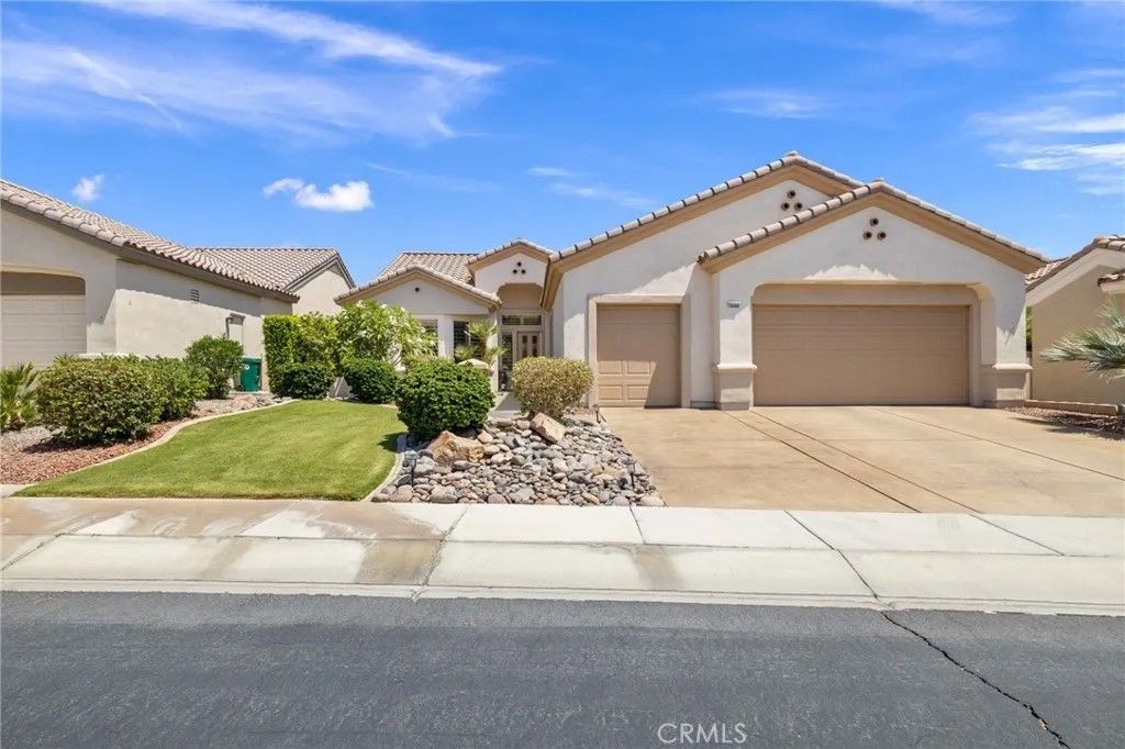 Photo of 78688 Sunrise Canyon Avenue, Palm Desert, CA 92211 (MLS # SR26066634)