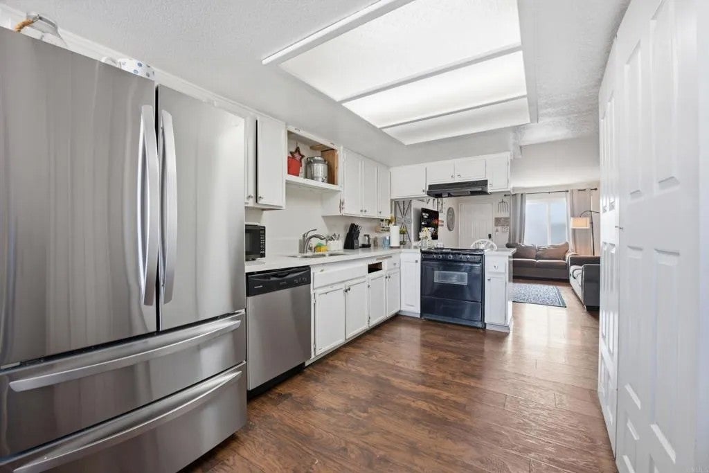 569 E Street 37