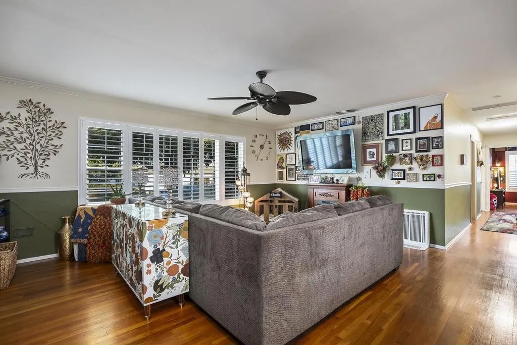 6705 ROLANDO KNOLLS DR