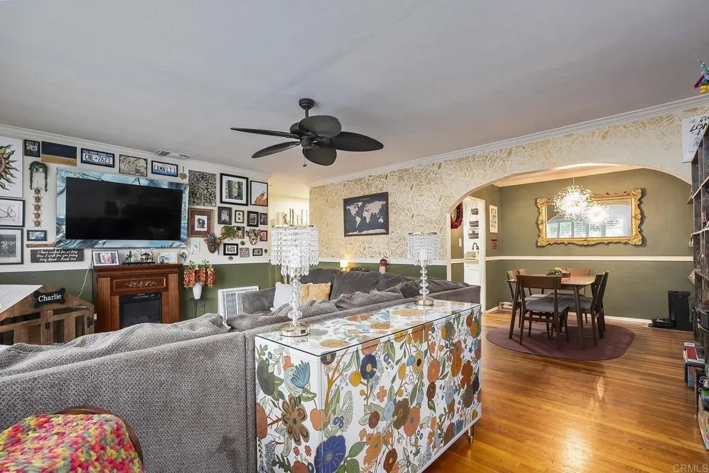 6705 ROLANDO KNOLLS DR