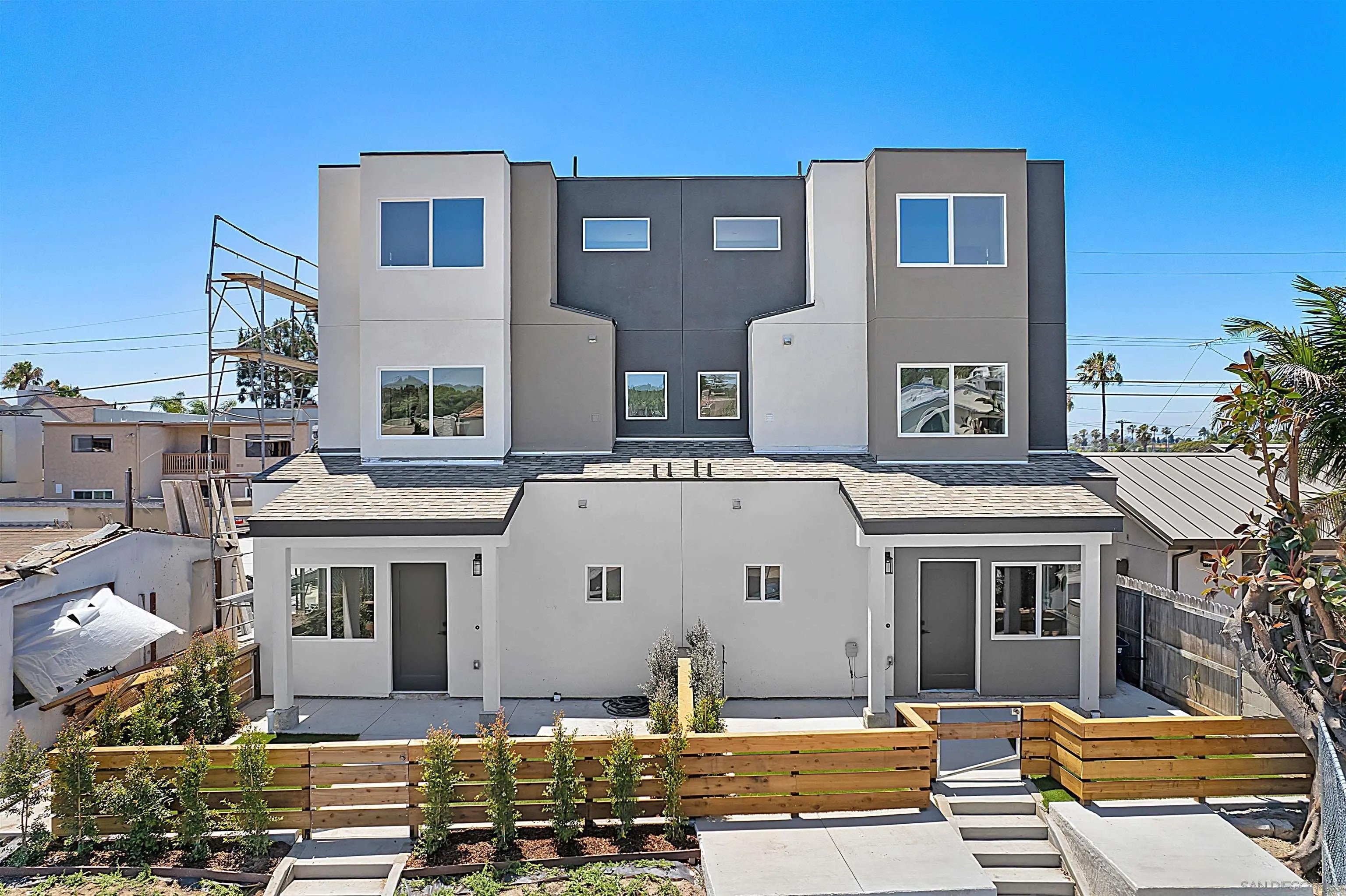 2141 Balboa Ave