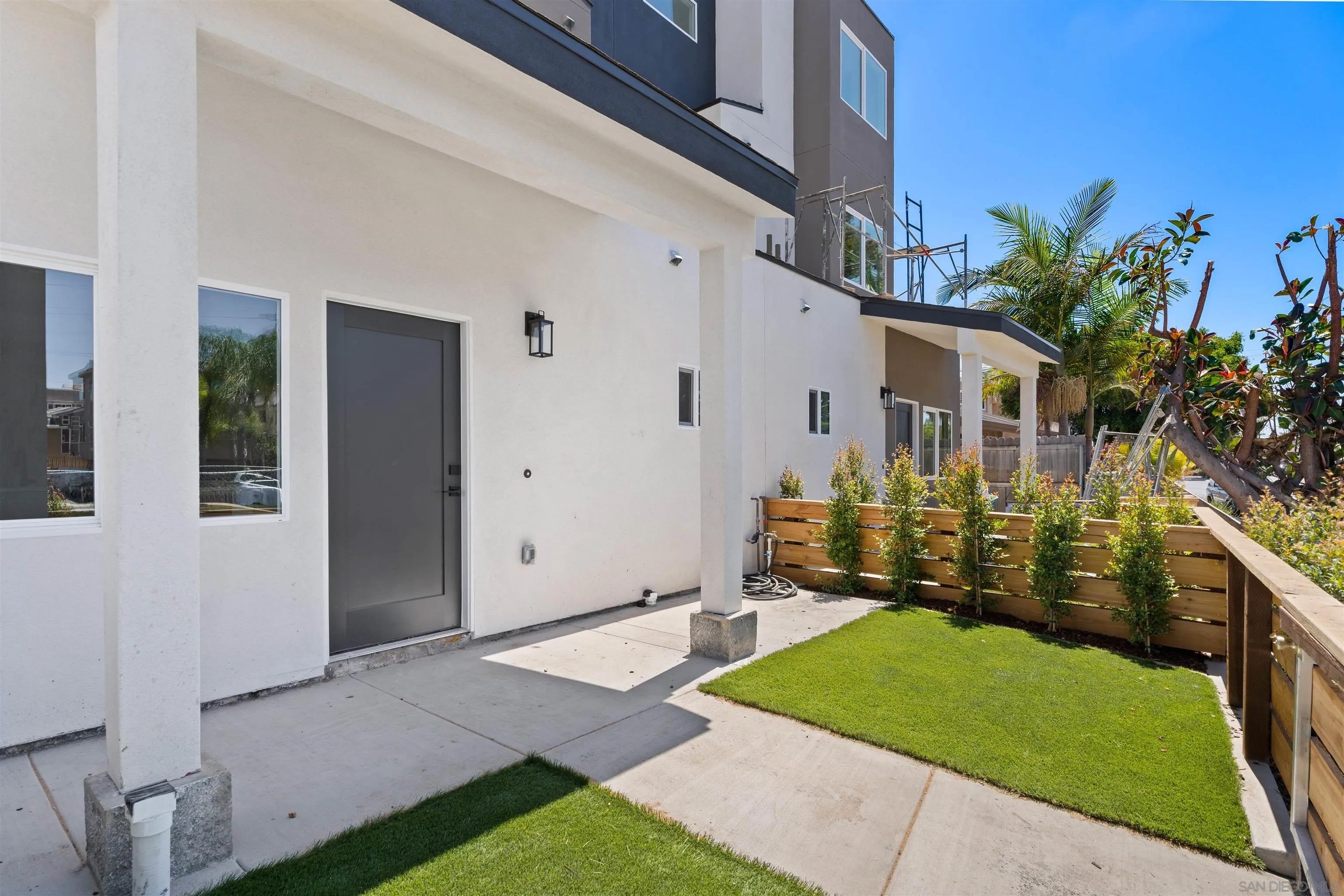 2141 Balboa Ave
