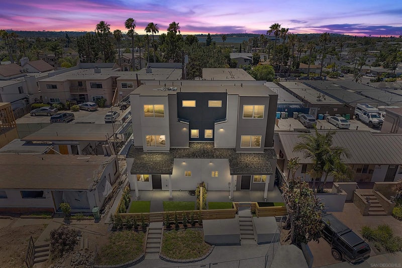 2141 Balboa Ave