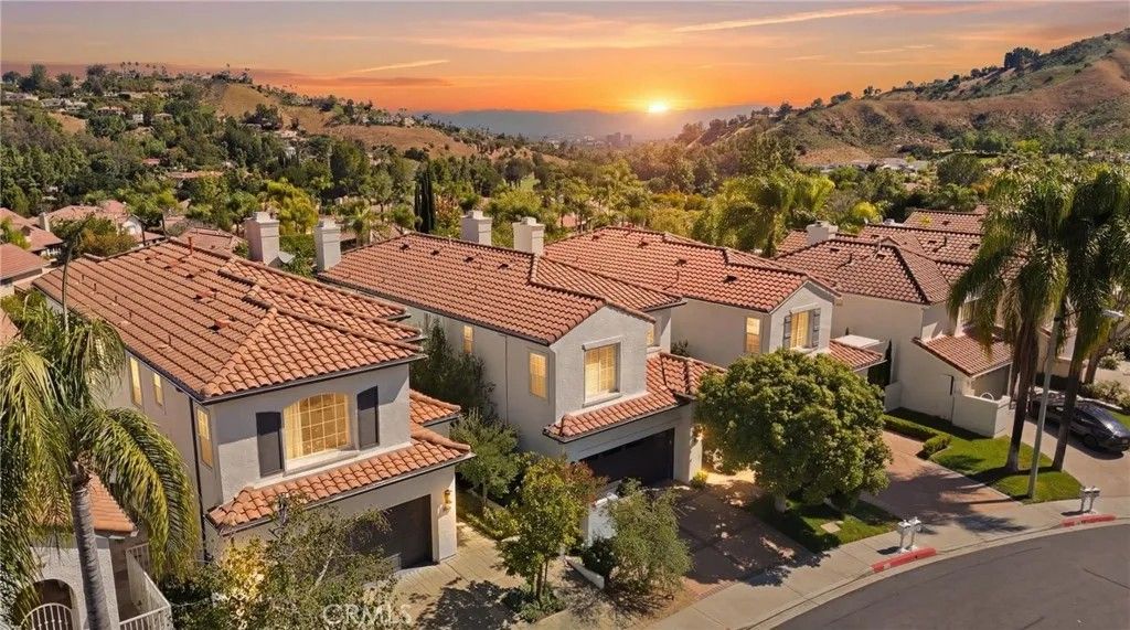 Photo of 24813 Calle Cedro, Calabasas, CA 91302 (MLS # SR26076390)