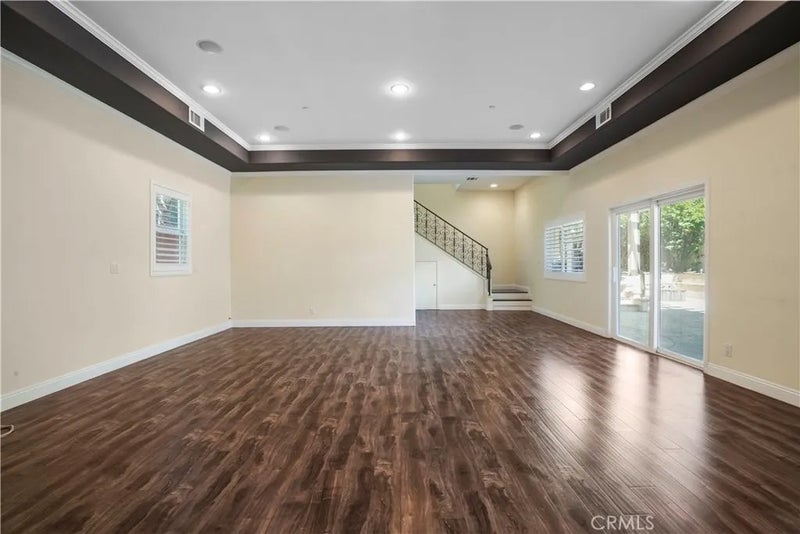 1025 E San Jose Ave