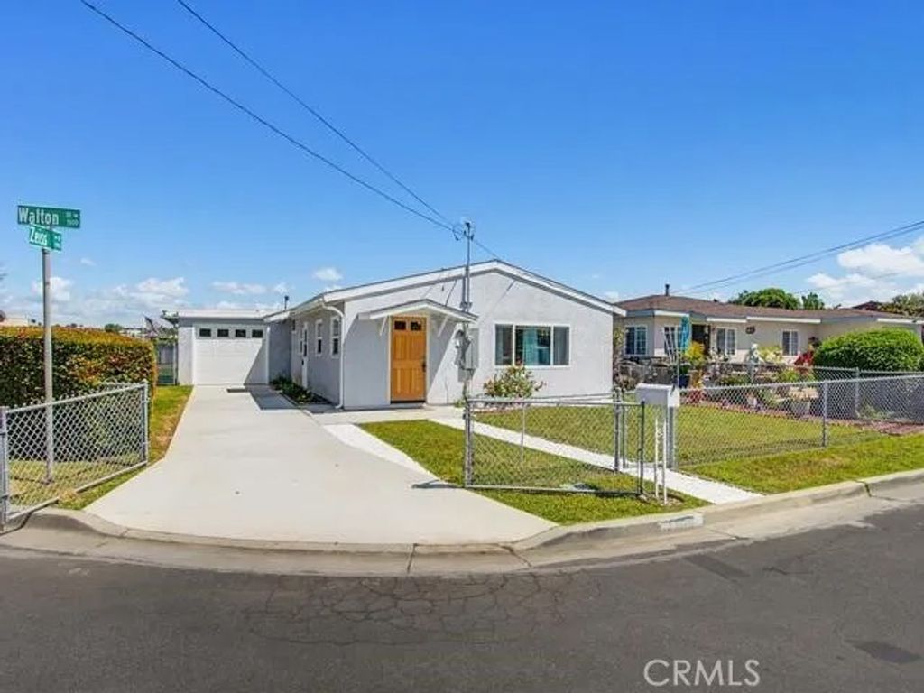 Photo of 1500 Walton Street, Oceanside, CA 92058 (MLS # OC26049529)