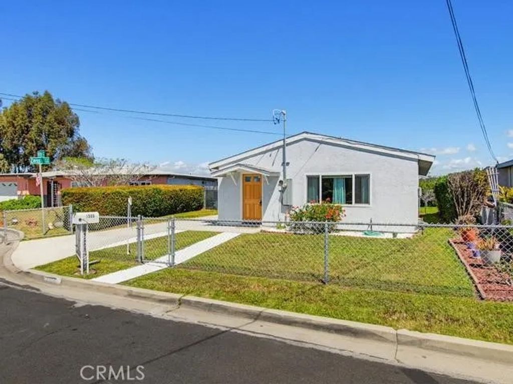 Photo of 1500 Walton Street, Oceanside, CA 92058 (MLS # OC26049529)