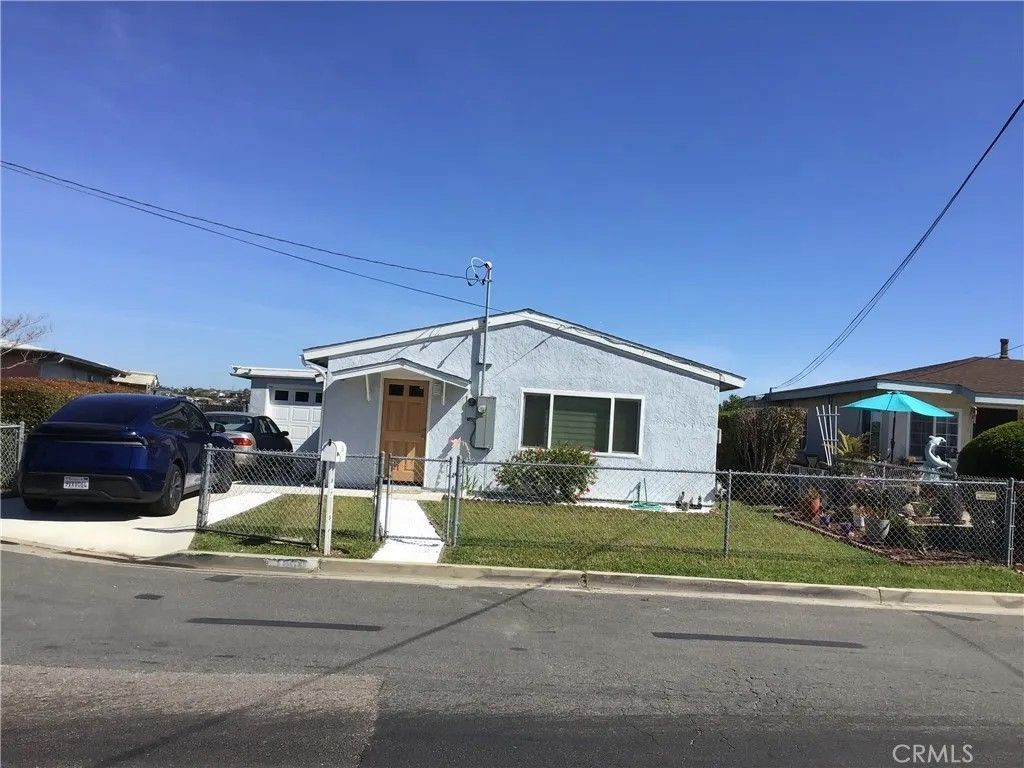 Photo of 1500 Walton Street, Oceanside, CA 92058 (MLS # OC26049529)