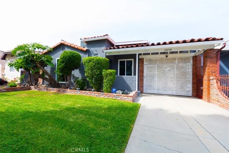 1919 W 82nd