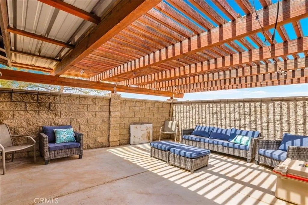 Photo of 58331 Caliente Street, Yucca Valley, CA 92284 (MLS # JT25276651)