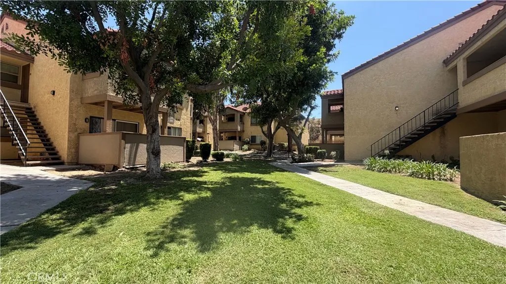 1140 W Blaine Street 101