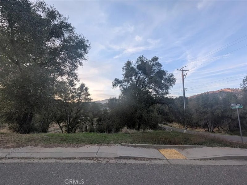 5255 White Oak