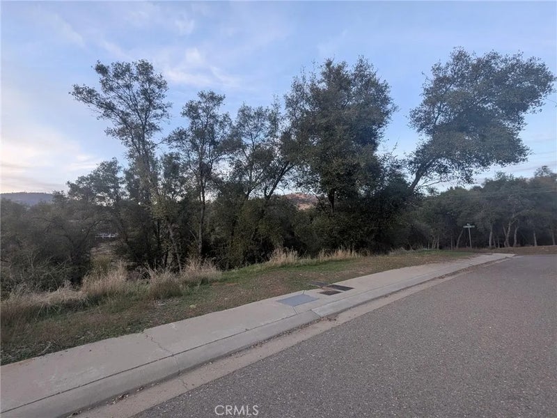 5255 White Oak