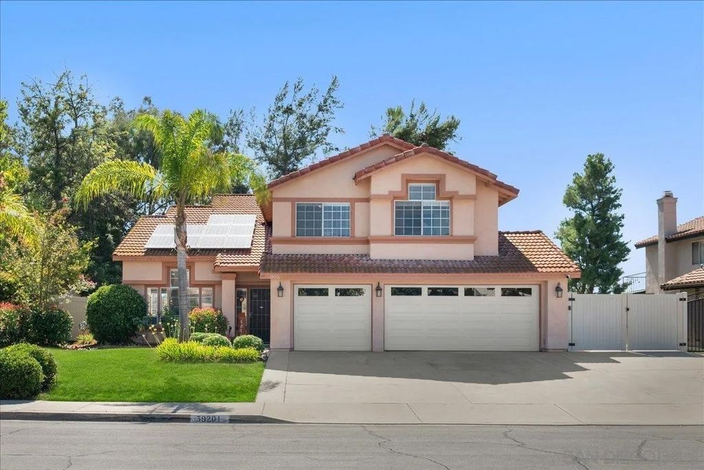 Photo of 39201 Dovetree Drive, Murrieta, CA 92563 (MLS # 250035279)