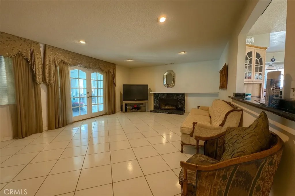5391 Camino Real