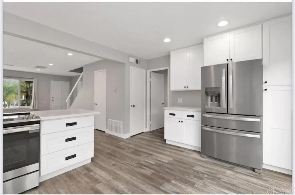 Photo of 945 Woodgrove Dr, Cardiff By The Sea, CA 92007 (MLS # NDP2606267)
