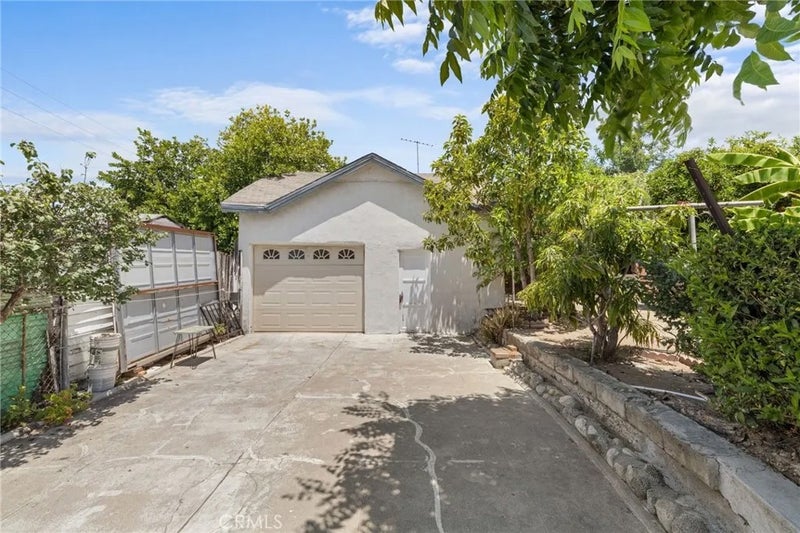 6111 Hillandale Dr