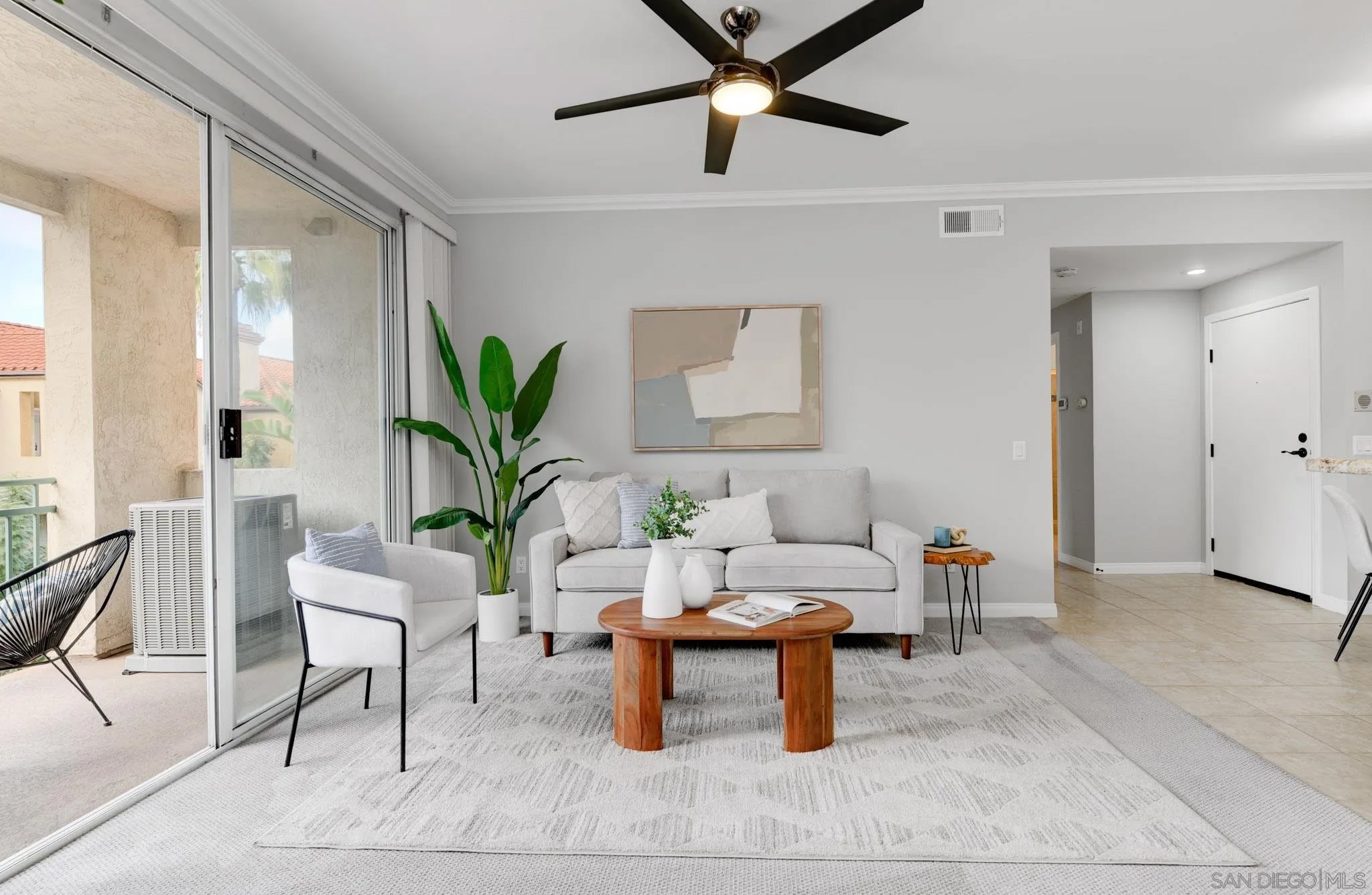 2050 Camino De La Reina 306