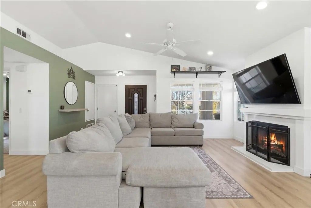 Photo of 44462 Cayenne Trail, Temecula, CA 92592 (MLS # SB26053770)