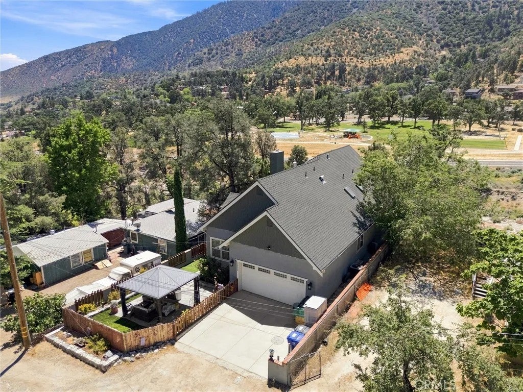 3900 Park View