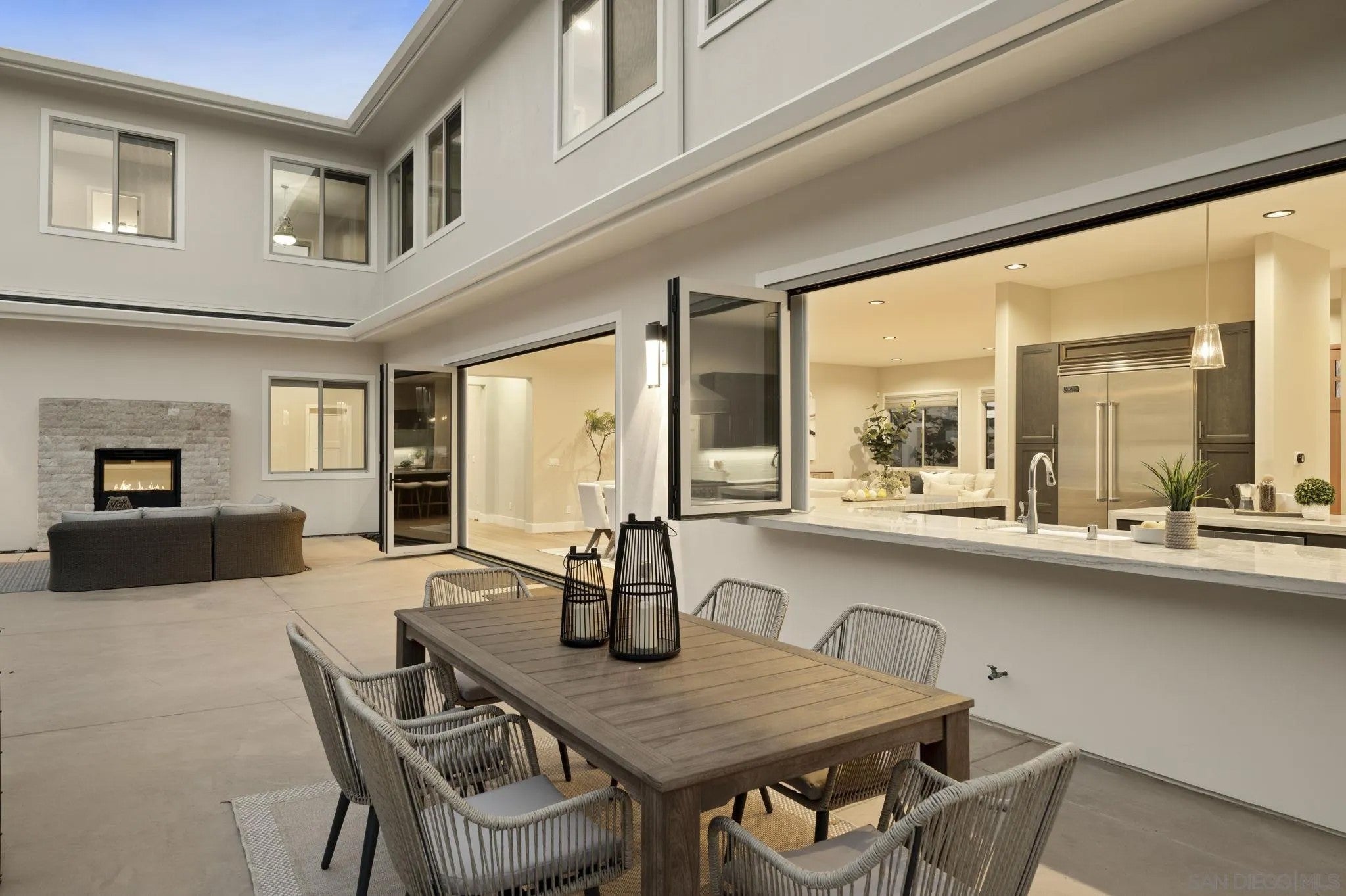 6645 Avenida de las Pescas