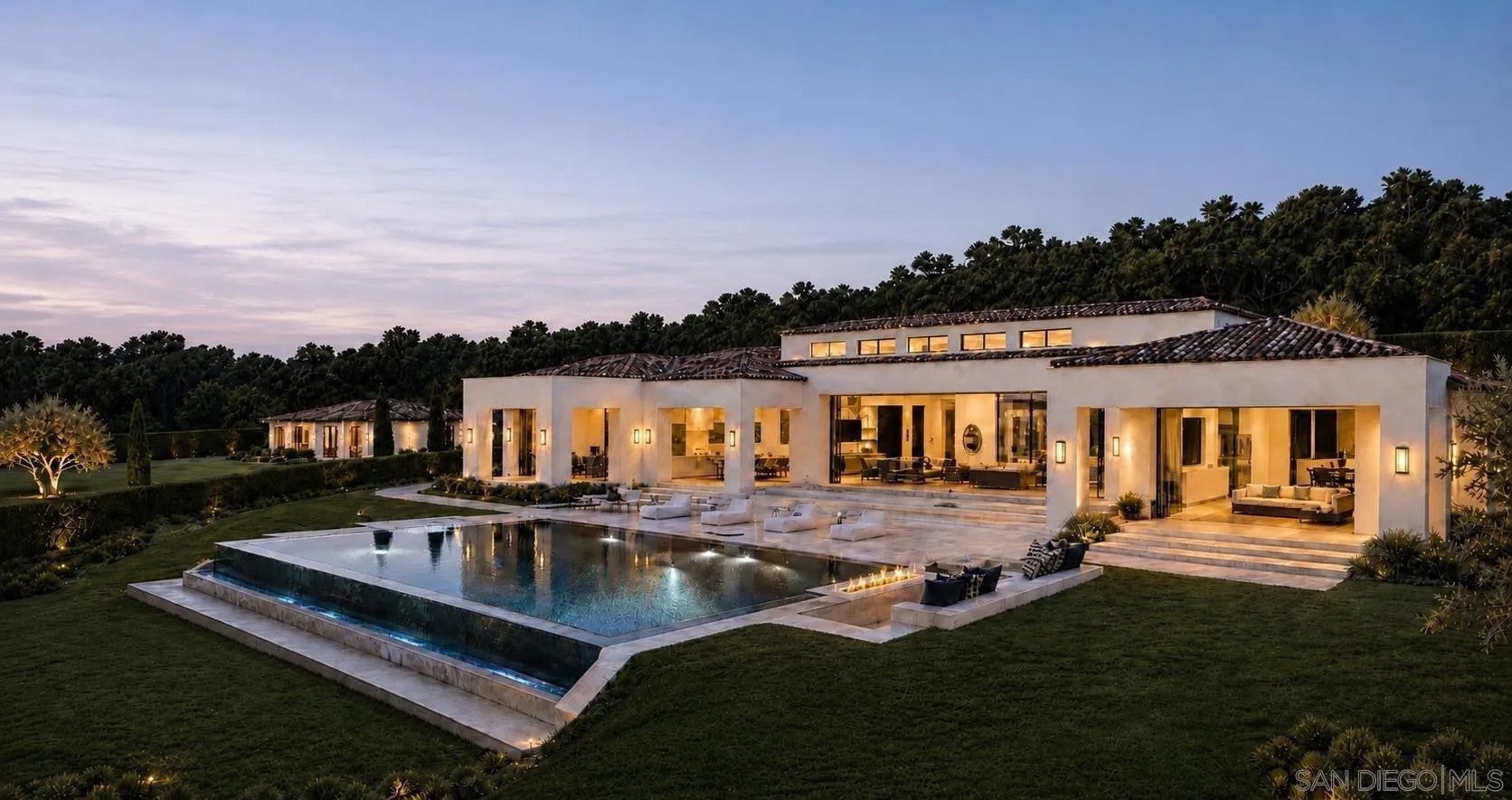 6858 Las Colinas