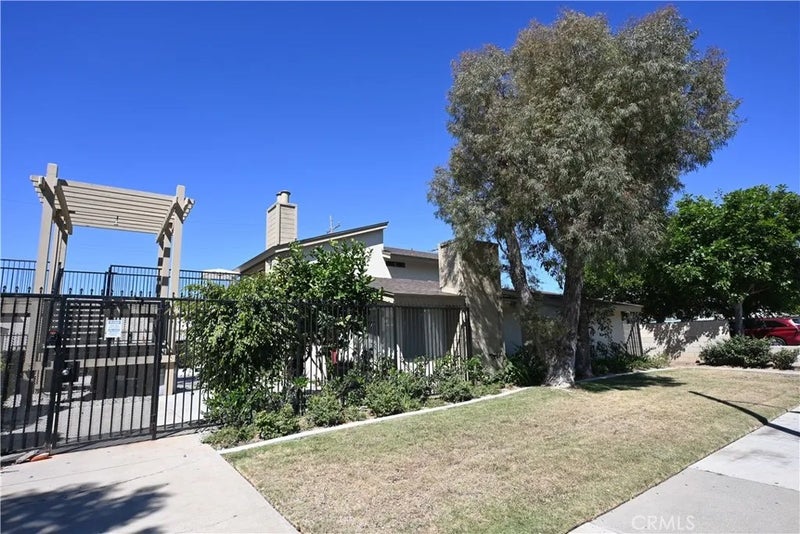 810 Center Street