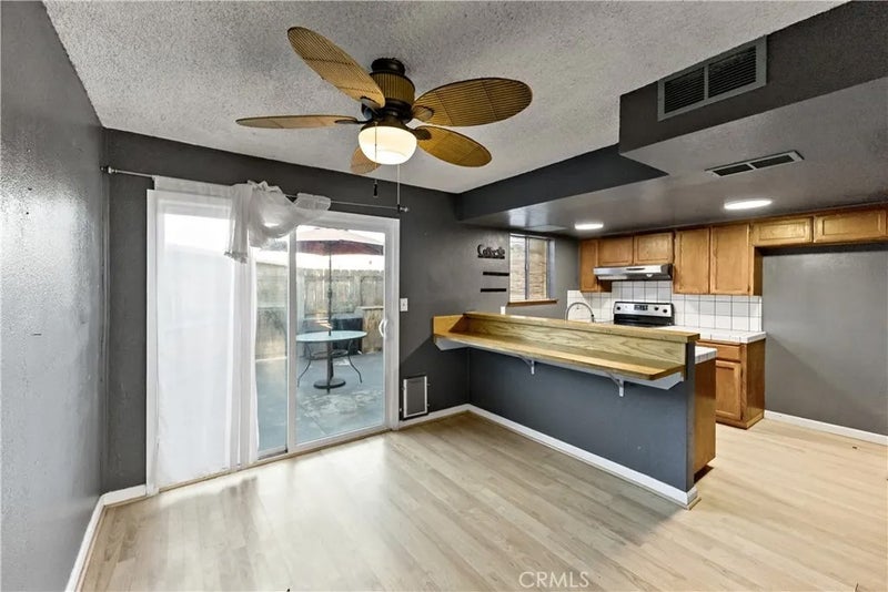 5188 W Ashlan