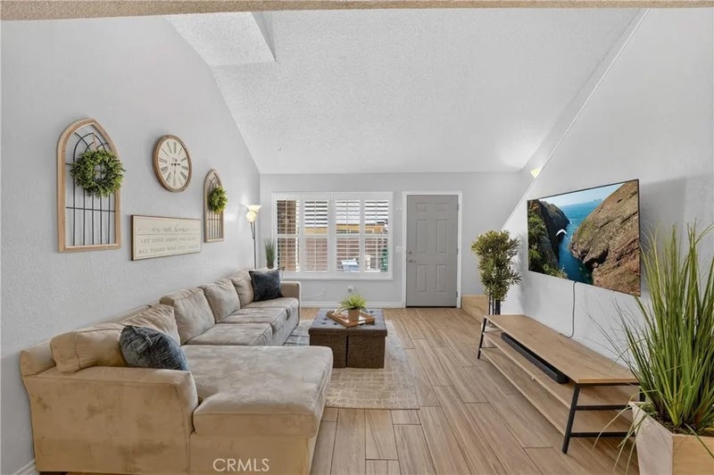 435 W 9th B3