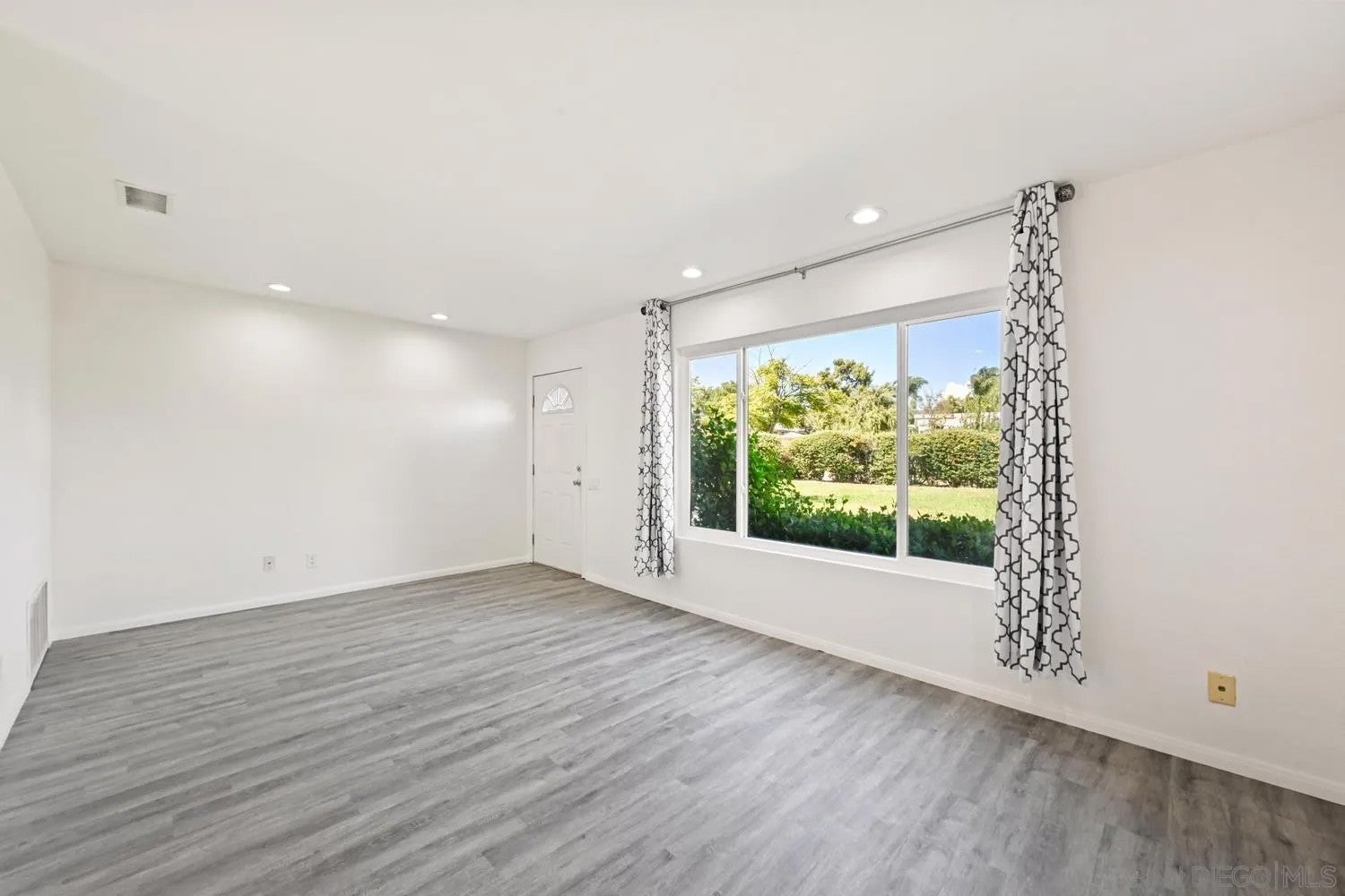 9469 Carlton Oaks Dr. A