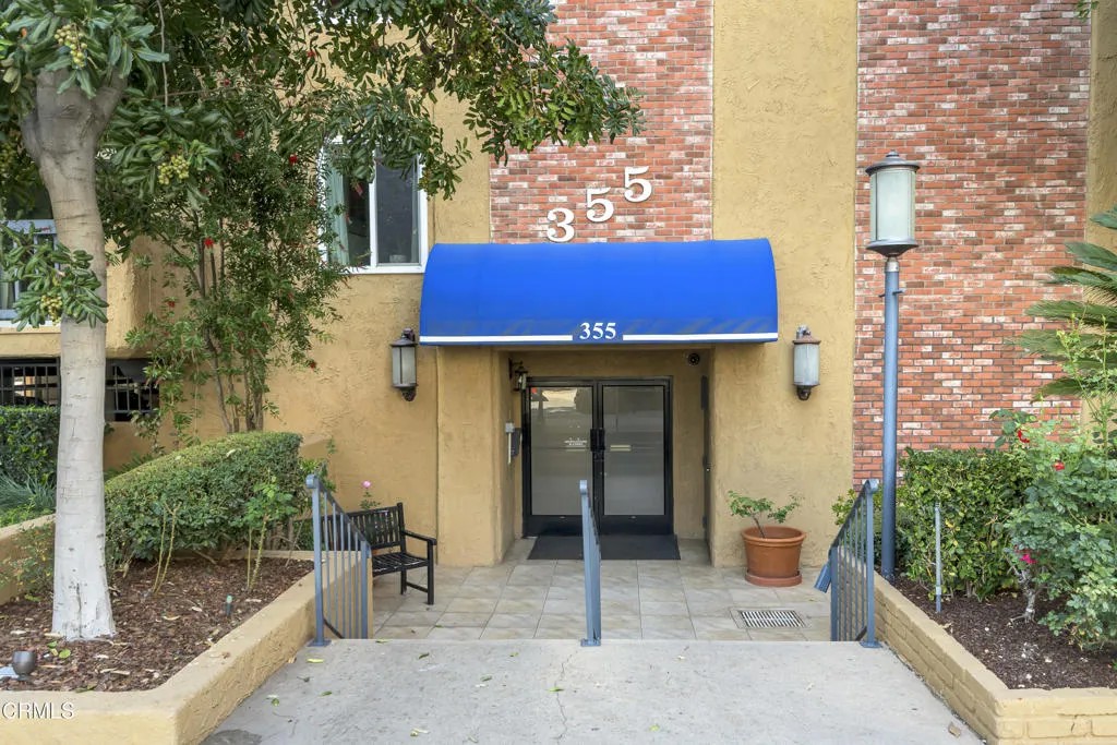355 S Madison 212