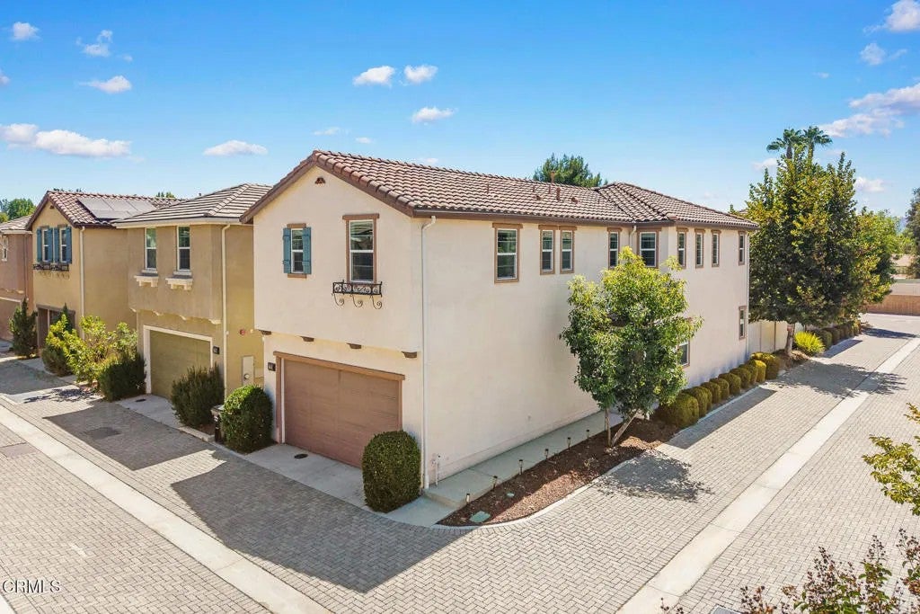 17326 Parque Vanowen Way