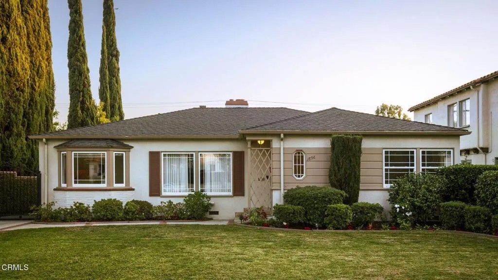 Photo of 1896 E Mountain Street, Pasadena, CA 91104 (MLS # P1-25713)