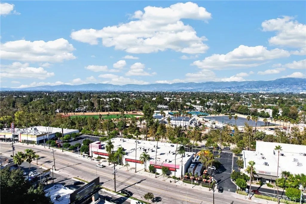 Photo of 4036 Sunswept, Studio City, CA 91604 (MLS # SR26211556)