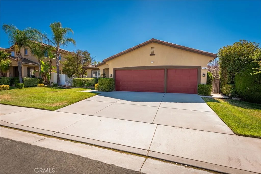 1180 Sagamore Cir