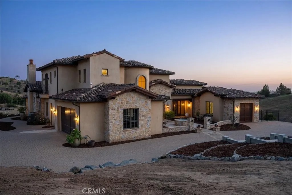 1470 Via Chaparral