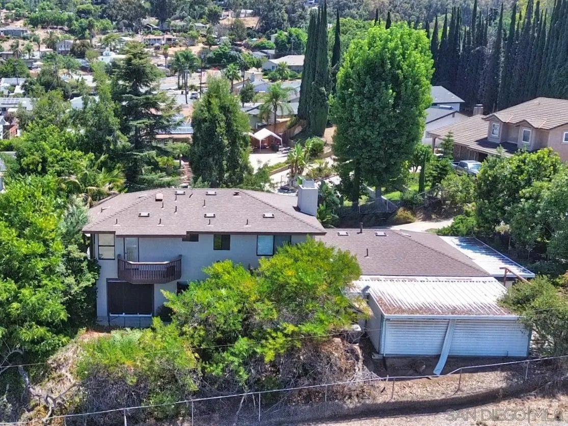 1090 ELLEN LANE